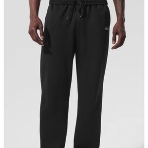 ALO Yoga Men's Black Joggers